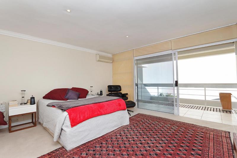 3 Bedroom Property for Sale in Sea Point Western Cape